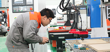 蓝狮注册：以匠心精神做事业，打造可信赖行业品牌